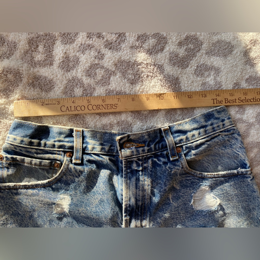Vintage 90s Levi’s High Waist Cutoff Jean Shorts Size 32 - Picture 12 of 14